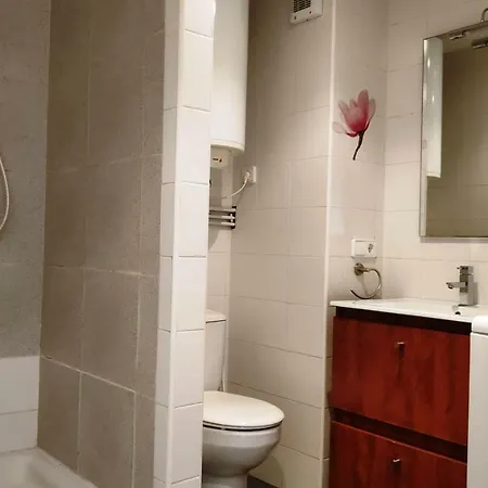 Cinc Balcons شقة